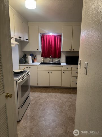 4503 E E Street, Tacoma, WA 98404