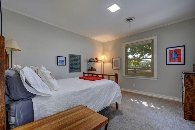 1708 Windoak DR, Austin, TX 78741