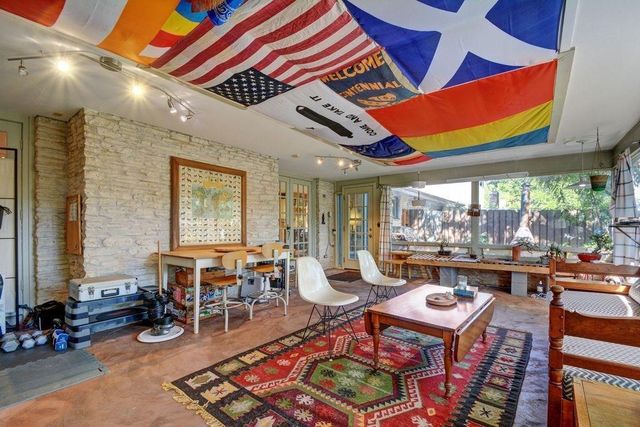 1708 Windoak DR, Austin, TX 78741
