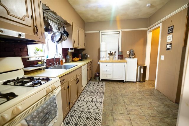 28 Sylvan Avenue, Cranston, RI 02905