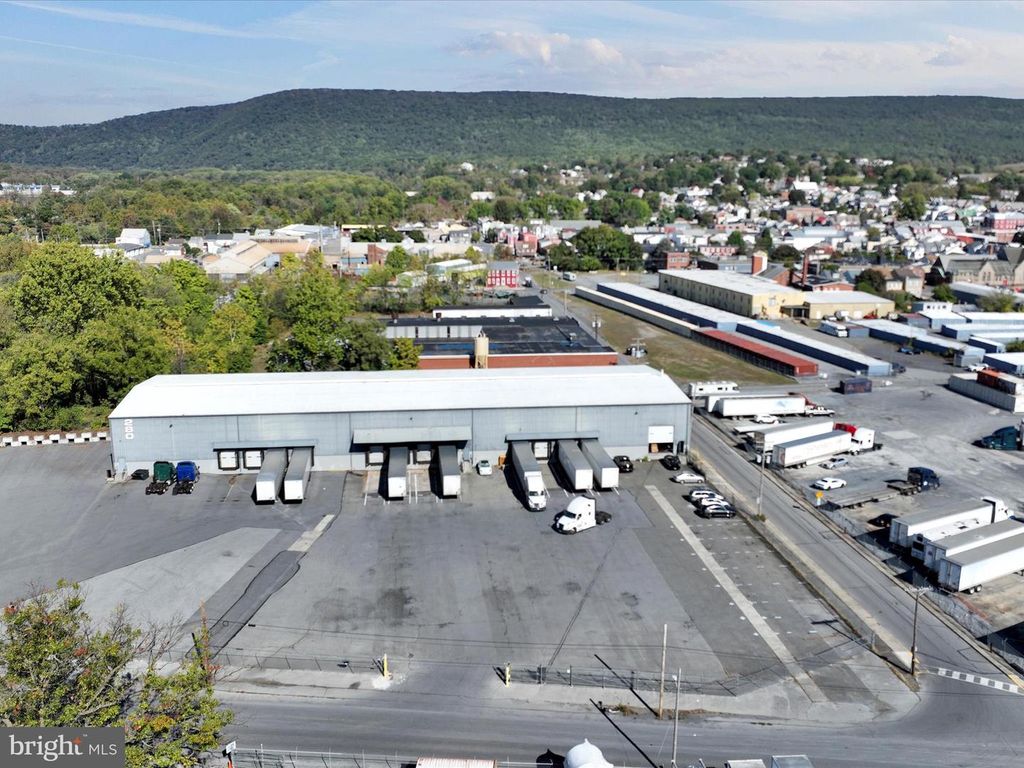 280 GRAND ST, Hamburg, PA 19526