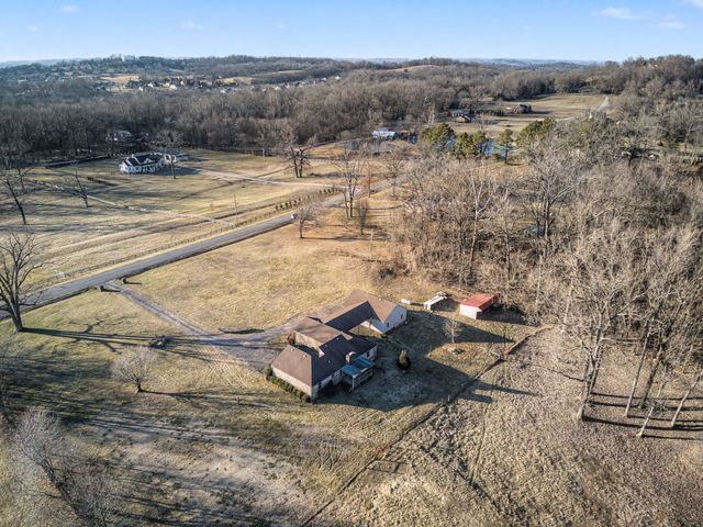 634 Still Pond Road, Columbia, TN 38401