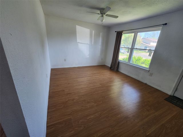 2931 W 11th Street, Irving, TX 75060