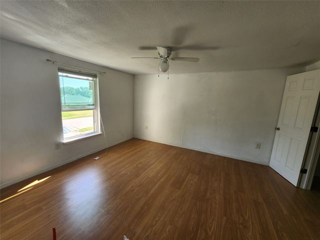 2931 W 11th Street, Irving, TX 75060
