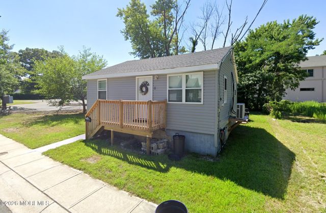 11 Forest Place, Keansburg, NJ 07734
