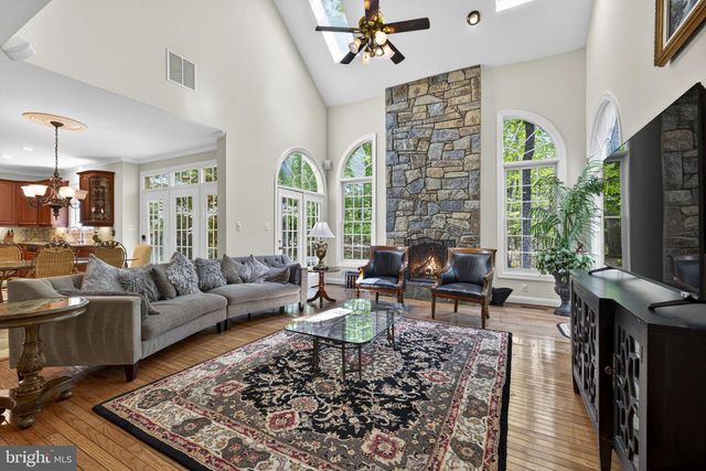 22167 WOODWINDS DR, Leesburg, VA 20175