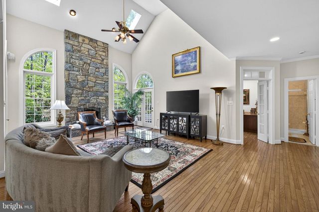 22167 WOODWINDS DR, Leesburg, VA 20175