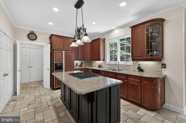 22167 WOODWINDS DR, Leesburg, VA 20175