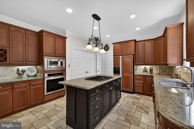 22167 WOODWINDS DR, Leesburg, VA 20175