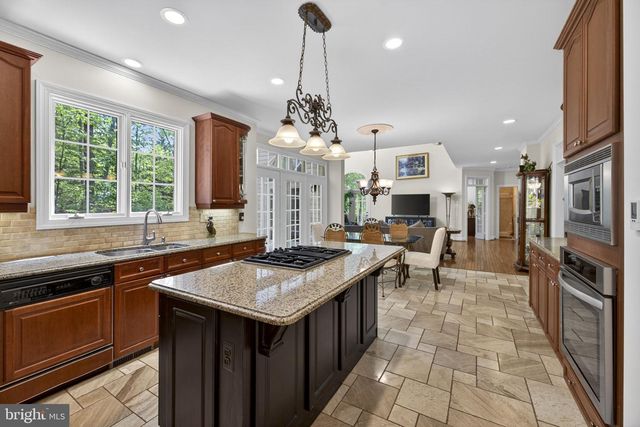 22167 WOODWINDS DR, Leesburg, VA 20175