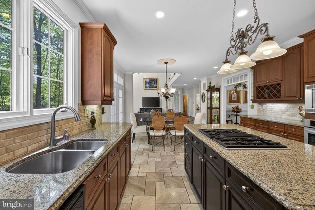 22167 WOODWINDS DR, Leesburg, VA 20175