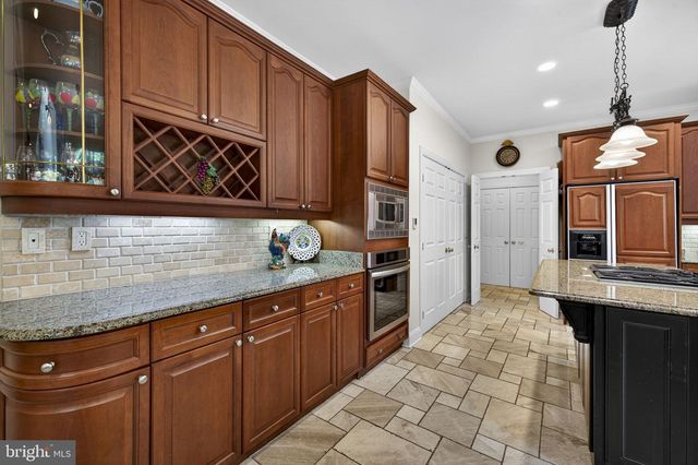 22167 WOODWINDS DR, Leesburg, VA 20175