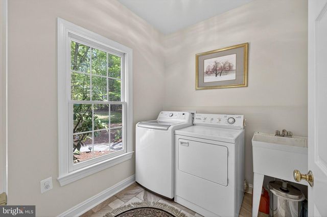 22167 WOODWINDS DR, Leesburg, VA 20175