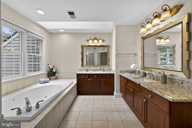 22167 WOODWINDS DR, Leesburg, VA 20175