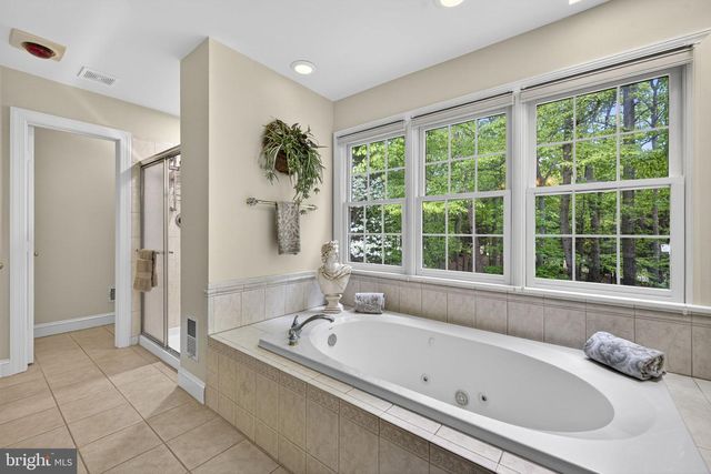22167 WOODWINDS DR, Leesburg, VA 20175