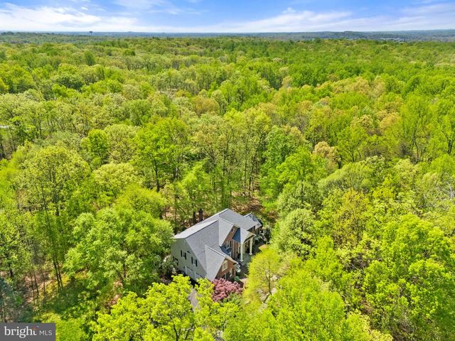 22167 WOODWINDS DR, Leesburg, VA 20175