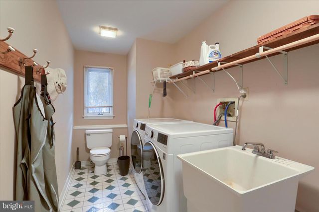 1804 BLACKLATCH LN, Middletown, PA 17057