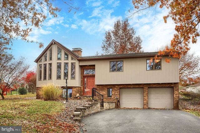 1804 BLACKLATCH LN, Middletown, PA 17057