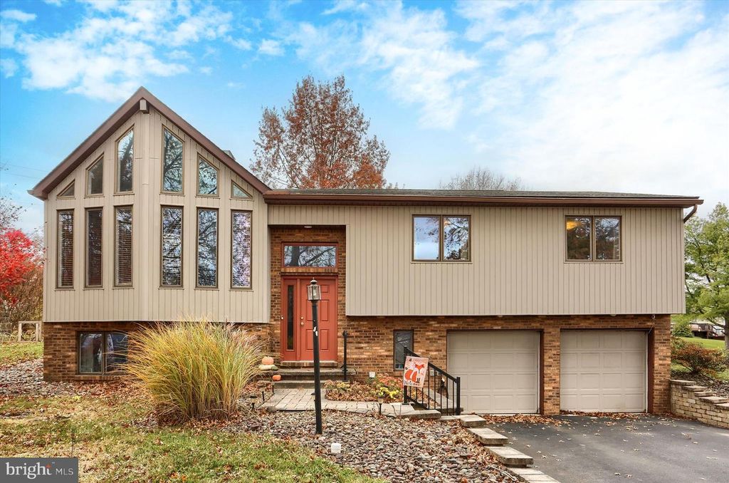 1804 BLACKLATCH LN, Middletown, PA 17057