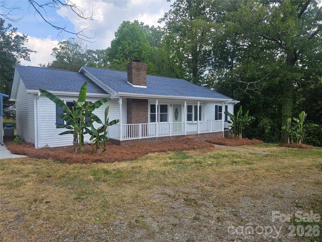 315 Maine Avenue E, Bessemer City, NC 28016