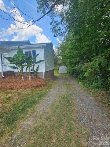 315 Maine Avenue E, Bessemer City, NC 28016