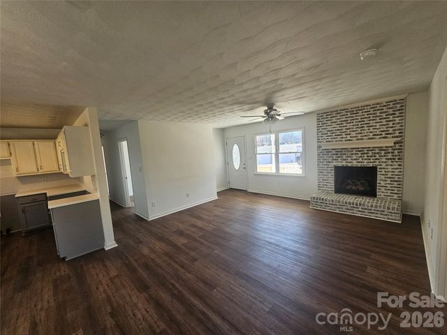 315 Maine Avenue E, Bessemer City, NC 28016