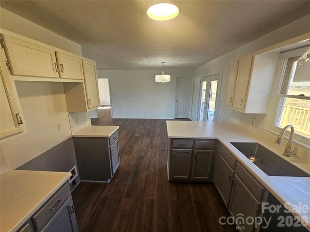 315 Maine Avenue E, Bessemer City, NC 28016