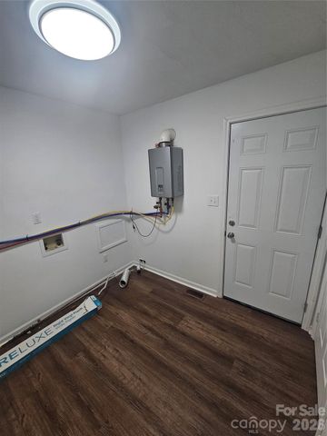 315 Maine Avenue E, Bessemer City, NC 28016