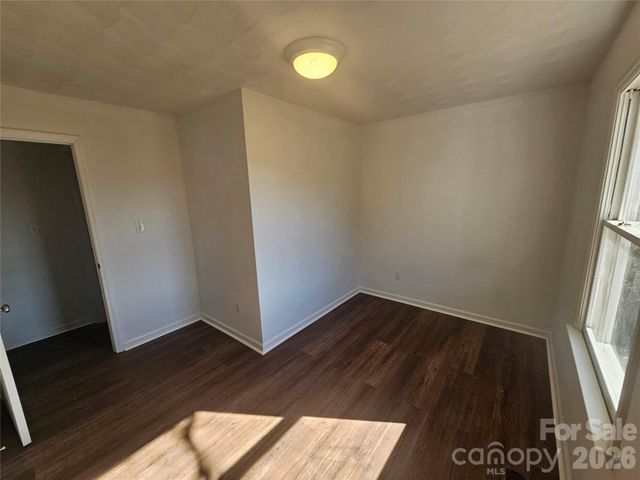 315 Maine Avenue E, Bessemer City, NC 28016