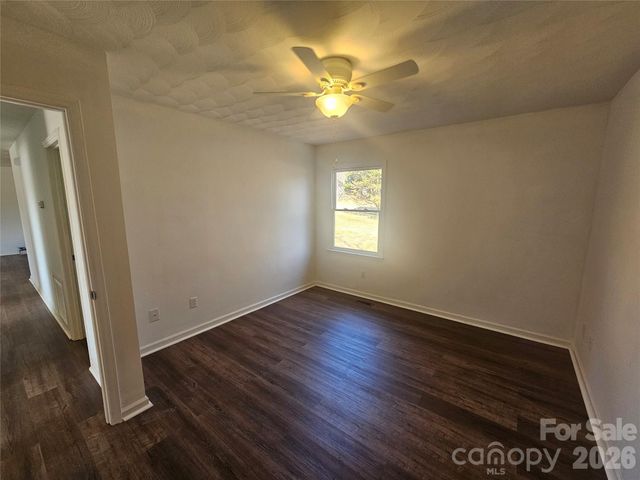 315 Maine Avenue E, Bessemer City, NC 28016