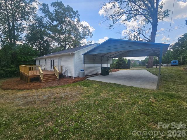 315 Maine Avenue E, Bessemer City, NC 28016