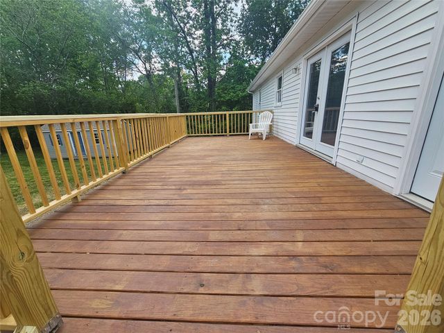 315 Maine Avenue E, Bessemer City, NC 28016