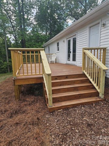 315 Maine Avenue E, Bessemer City, NC 28016