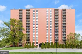 1 SMETON PL #404, Towson, MD 21204
