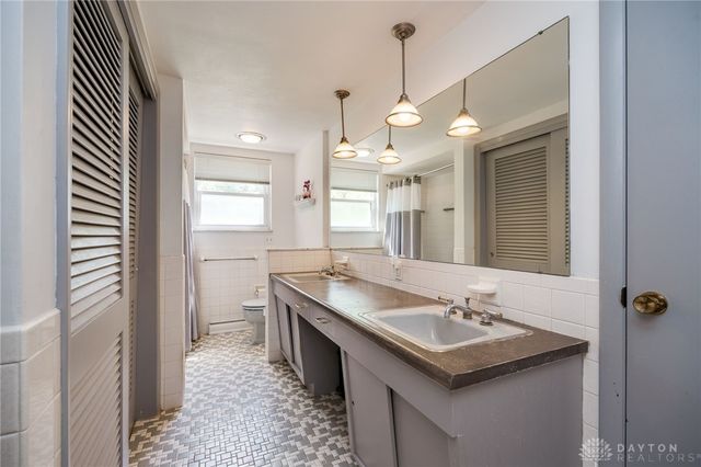 3300 Beaumonde Lane, Dayton, OH 45409
