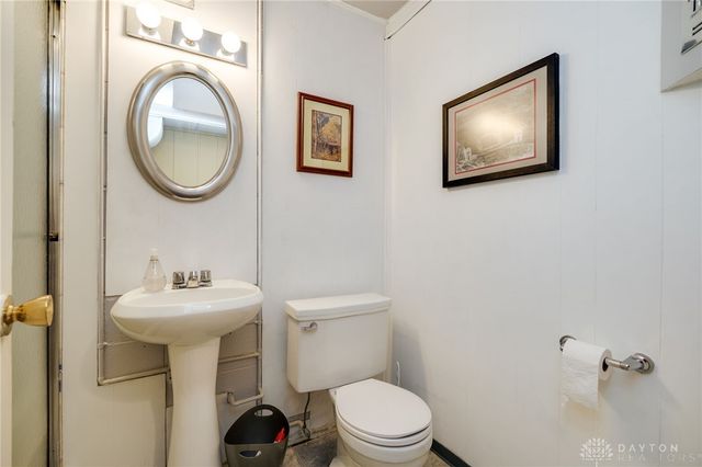 3300 Beaumonde Lane, Dayton, OH 45409