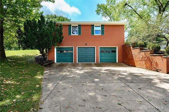 3300 Beaumonde Lane, Dayton, OH 45409