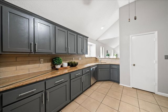 723 Keessee Drive, Cedar Hill, TX 75104