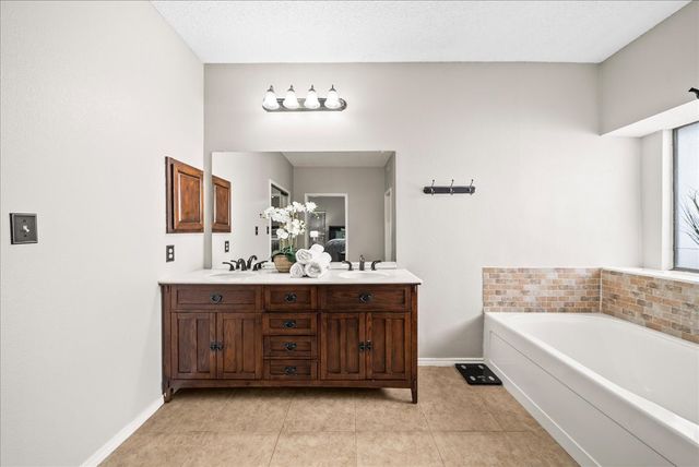 723 Keessee Drive, Cedar Hill, TX 75104