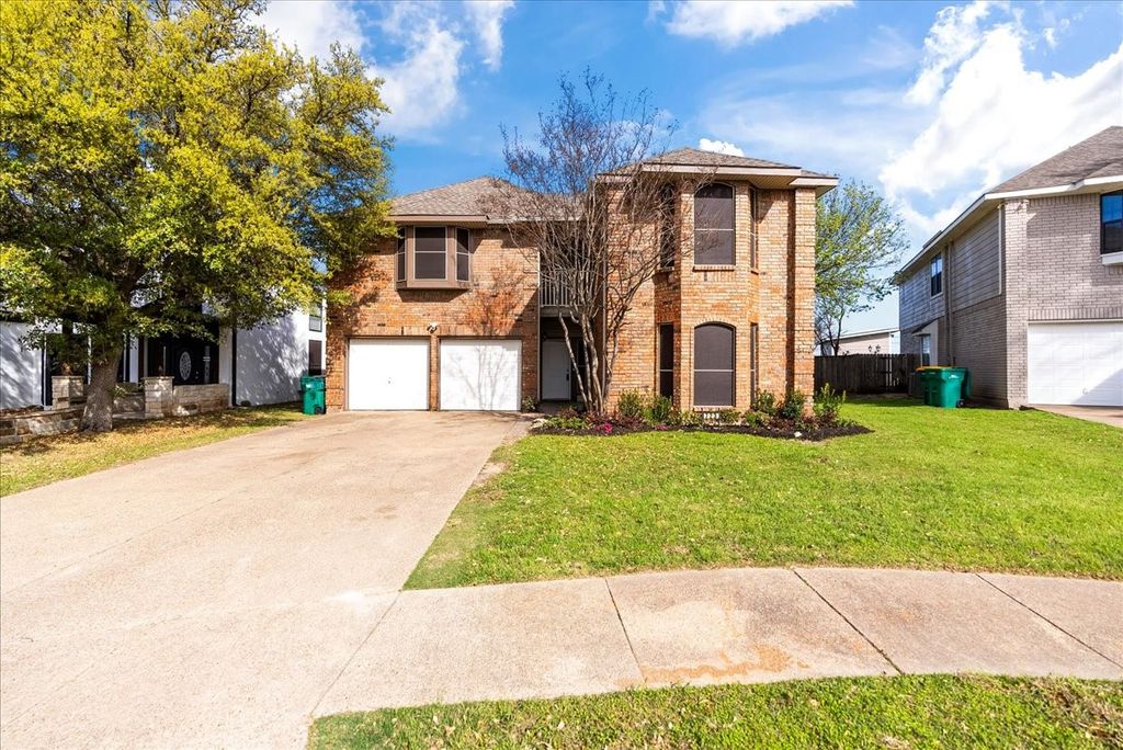 723 Keessee Drive, Cedar Hill, TX 75104