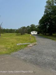 287 Lauren Tice Road, Saugerties, NY 12477