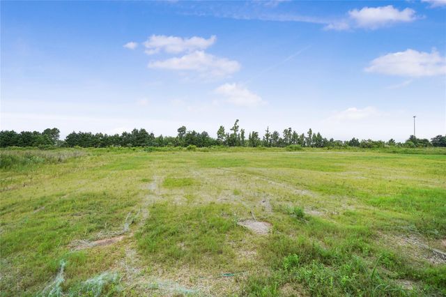 128 Road 5714, Cleveland, TX 77327