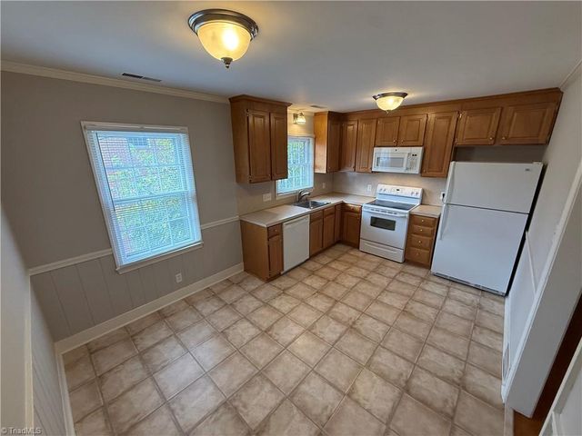 1206 W 4th Street 4, Winston-salem, NC 27101