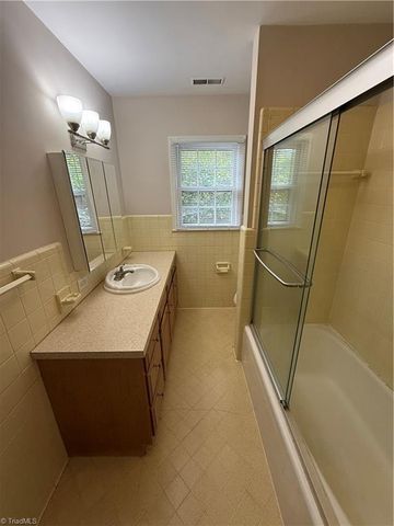 1206 W 4th Street 4, Winston-salem, NC 27101