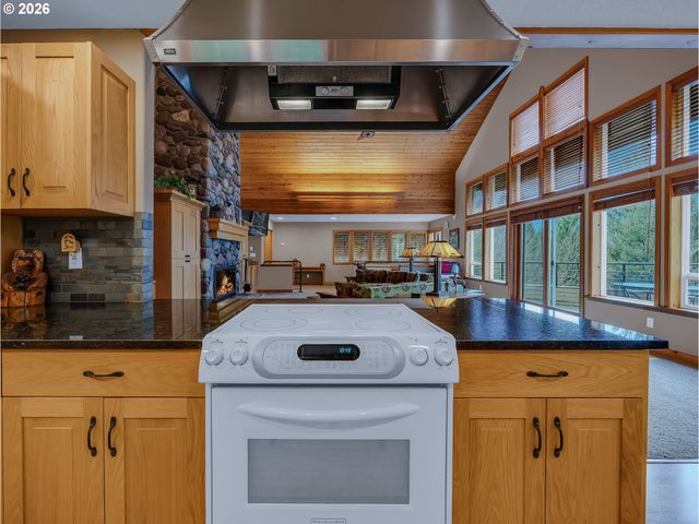 25583 E CHESTER MOUNTAIN Dr, Welches, OR 97067