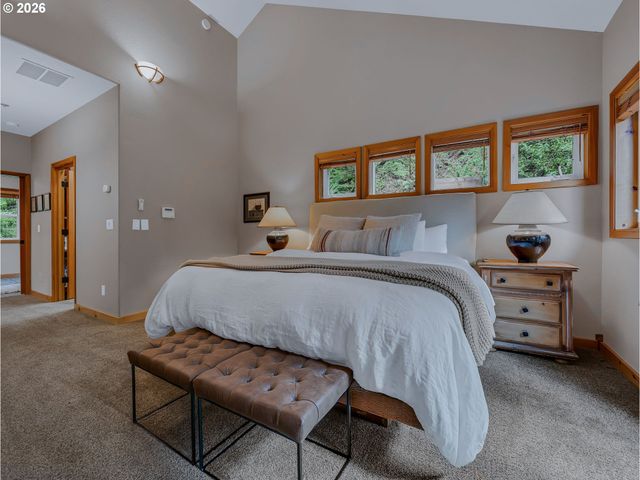 25583 E CHESTER MOUNTAIN Dr, Welches, OR 97067