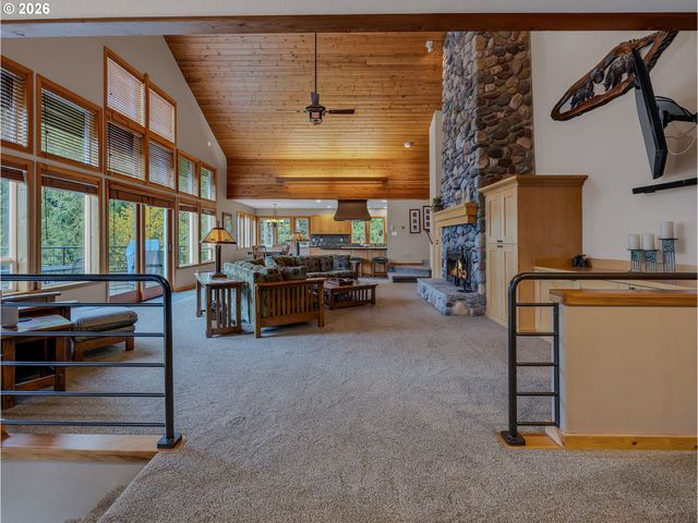 25583 E CHESTER MOUNTAIN Dr, Welches, OR 97067