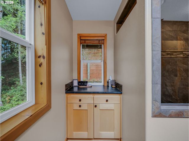 25583 E CHESTER MOUNTAIN Dr, Welches, OR 97067