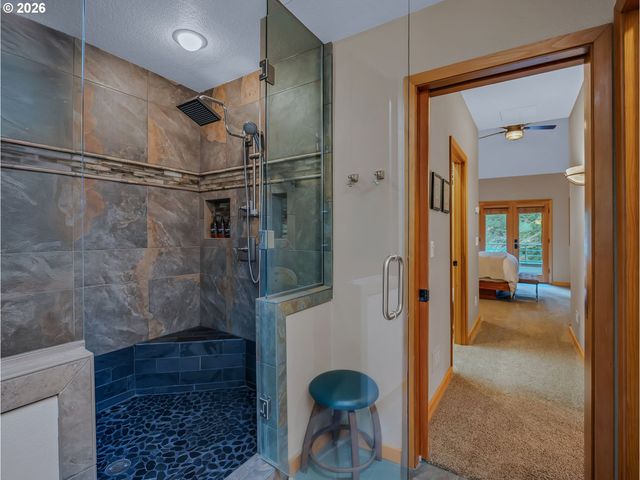 25583 E CHESTER MOUNTAIN Dr, Welches, OR 97067