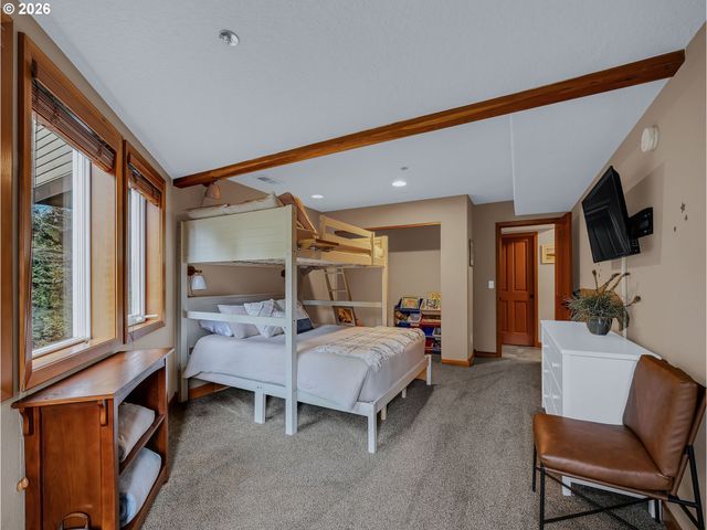 25583 E CHESTER MOUNTAIN Dr, Welches, OR 97067
